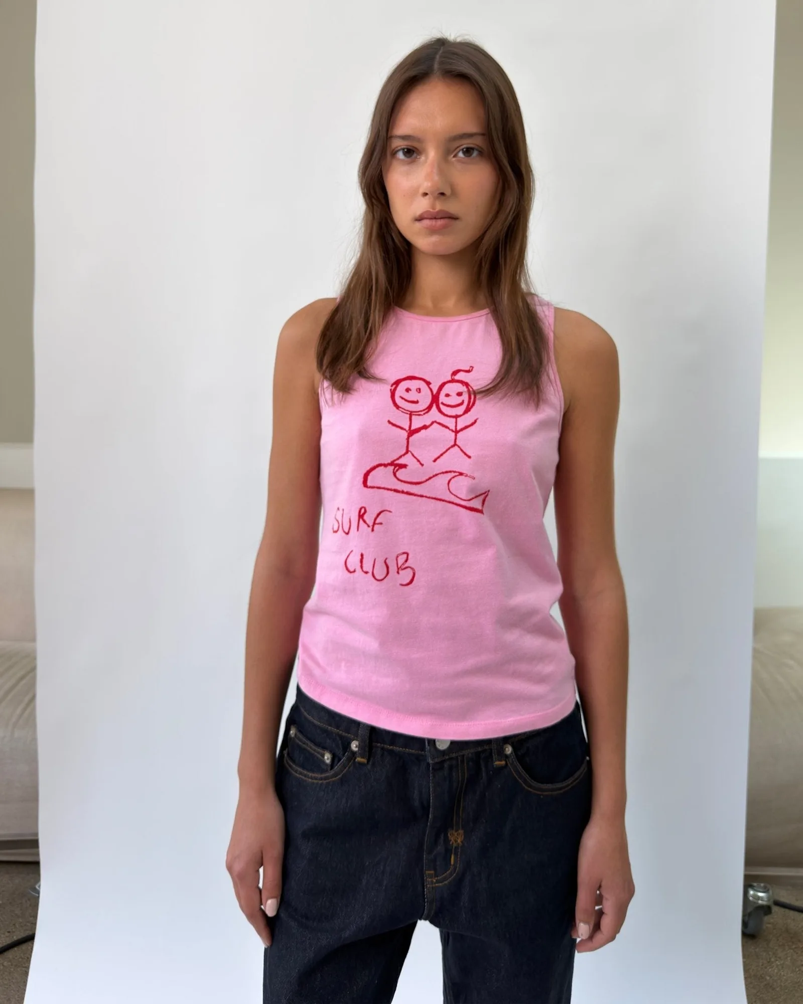 TT01 Loose Tank vs. Fitted Tank: Which is More Flattering?