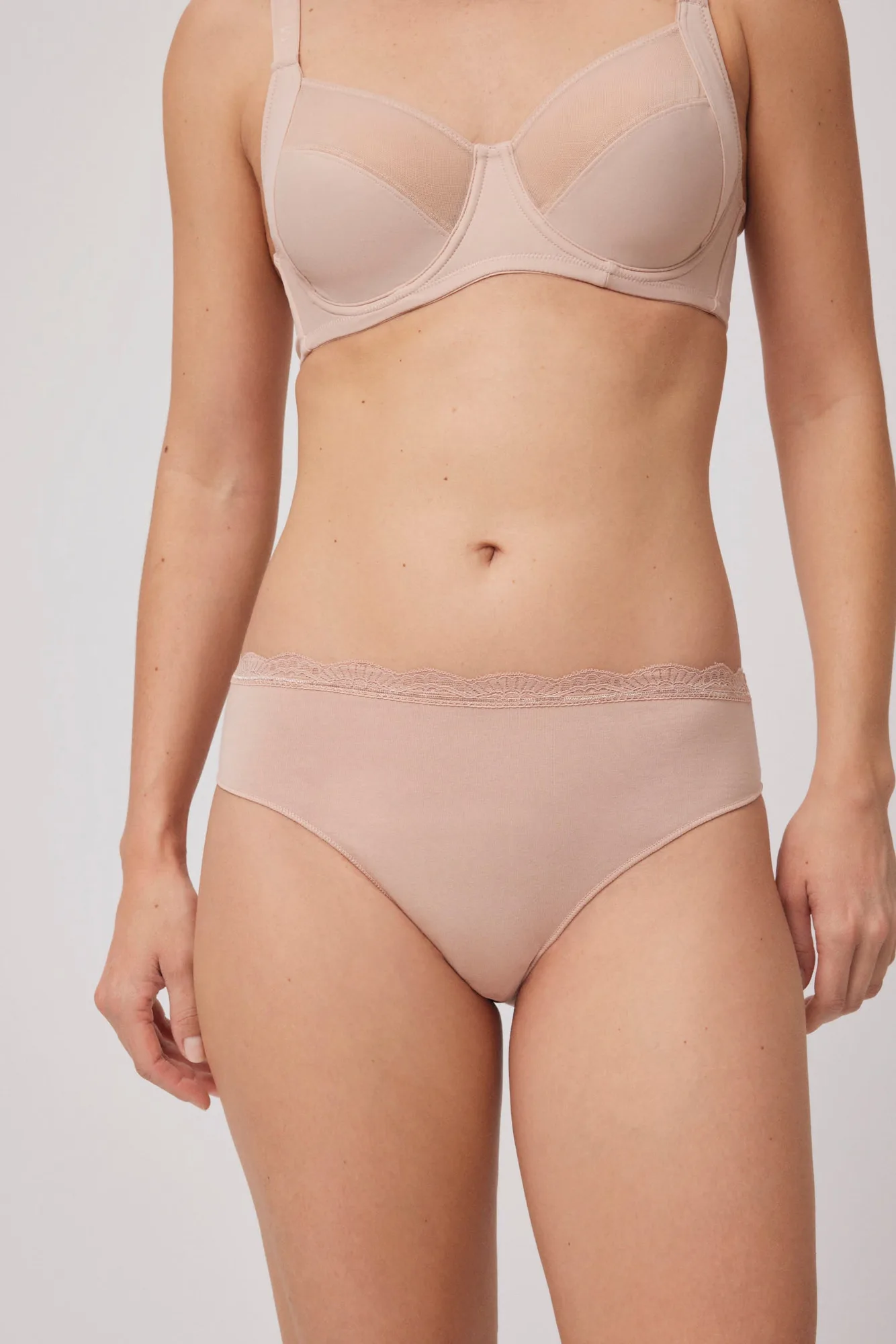 Braga midi detalle algodón nude