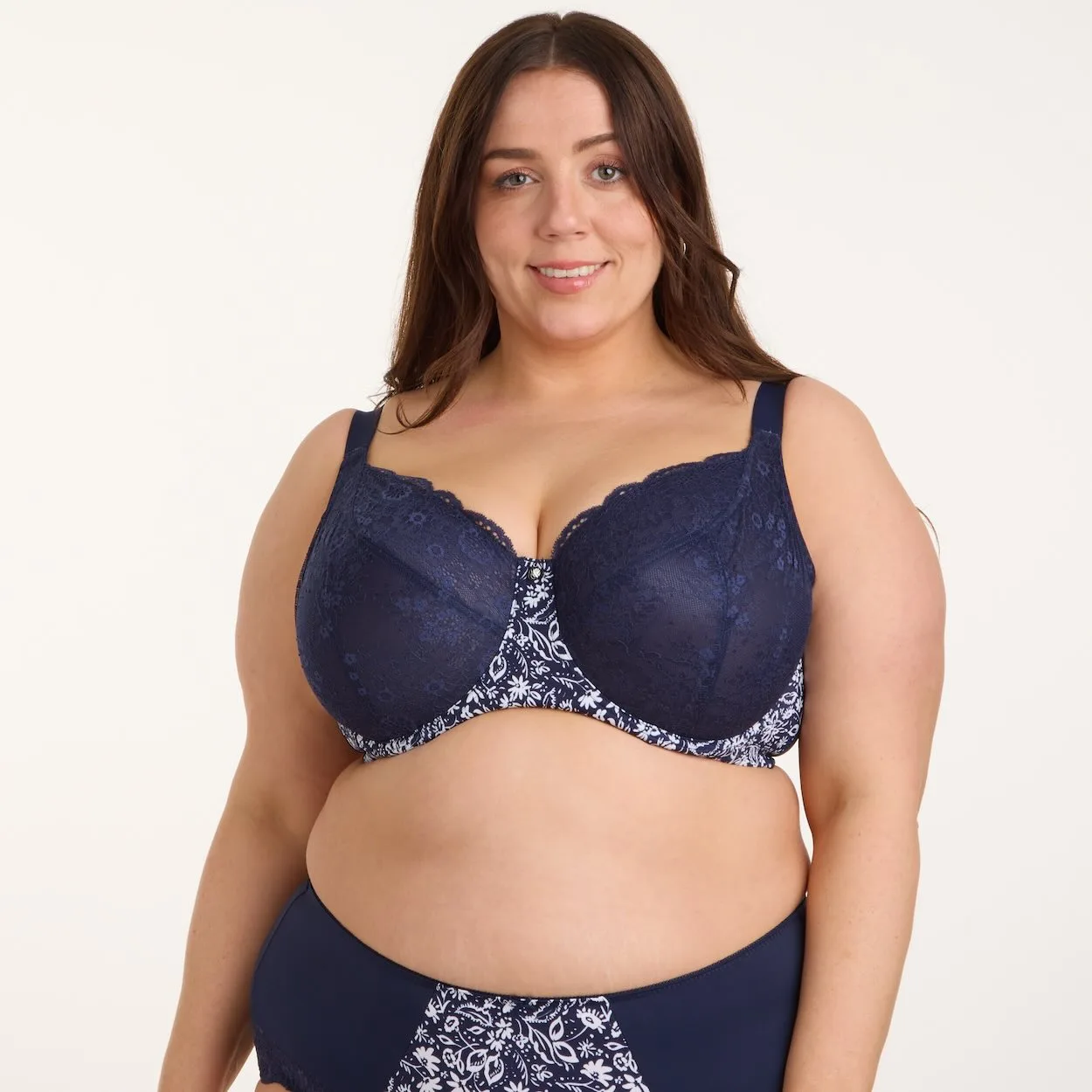 Full Cup vs Balcony Bra: Which Style Suits Your Shape?