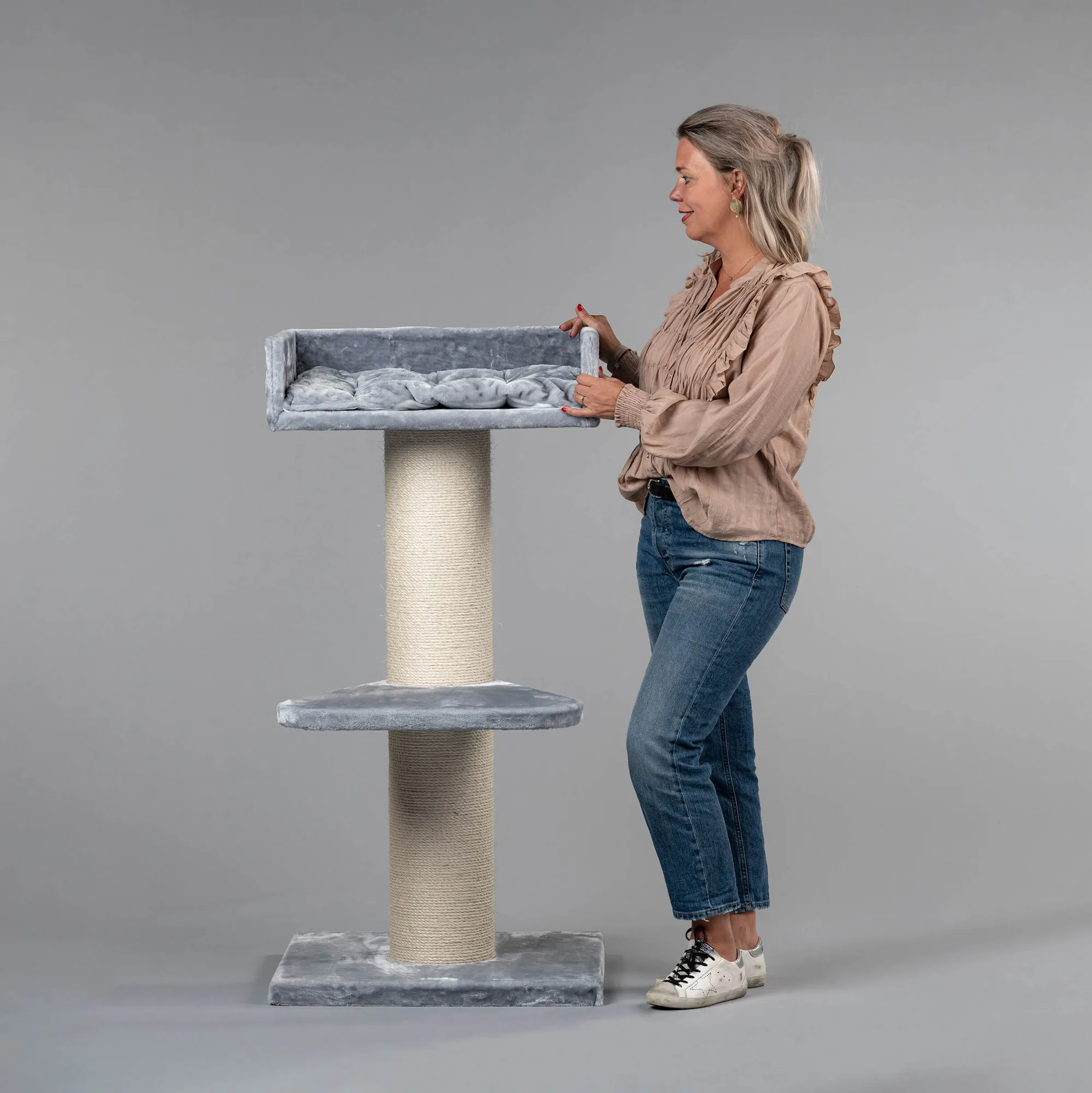 Kocie drzewo XXL Light Grey: prostorné pro velké rasy