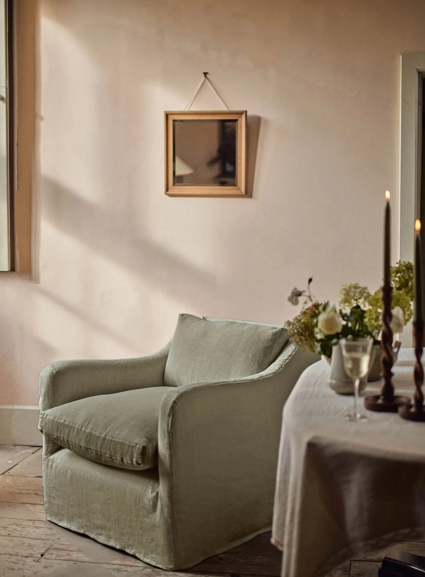 A Guide to Mixing and Matching Dining Chairs with Your Table
