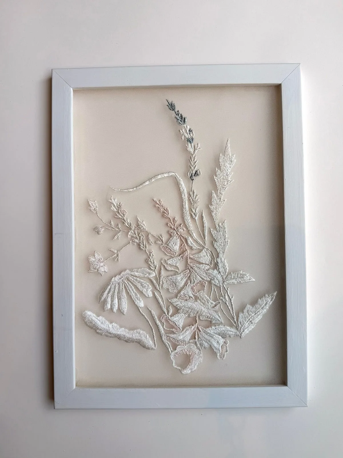 Broderie n° 020 - Broderie couture encadrée, signée et numérotée