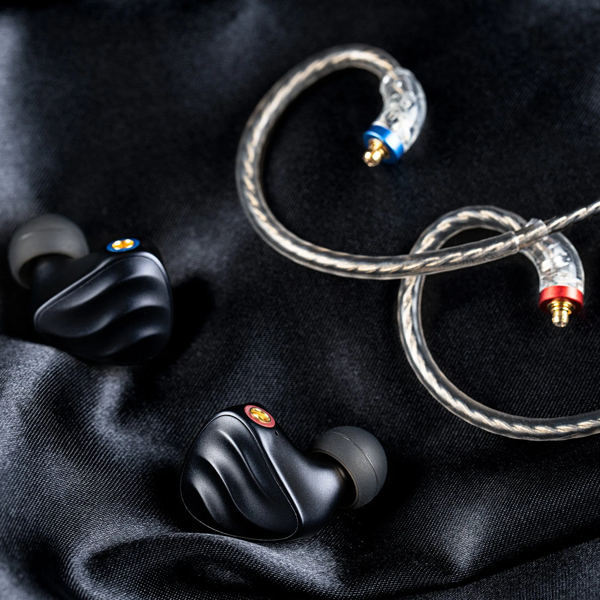 FiiO FH3 vs ddHiFi Janus2: 하이브리드 IEM 선택 가이드