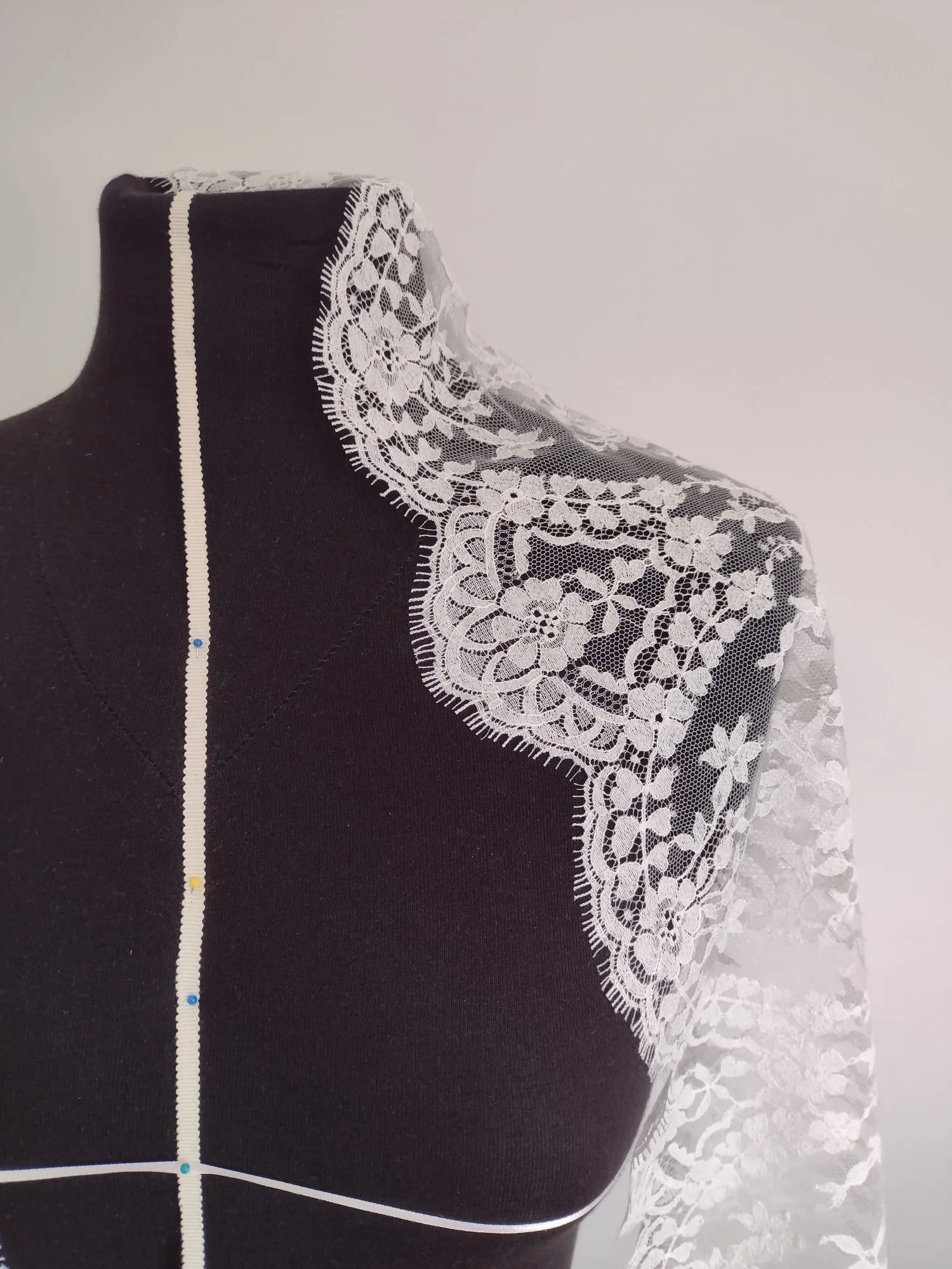 Catherine Braut-Spitzen-Tüll-Bolero-Jäckchen