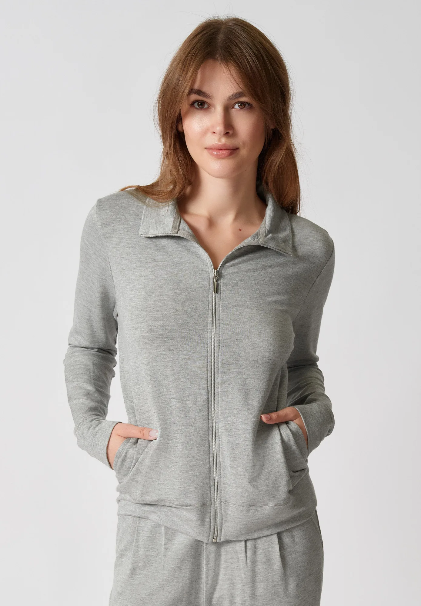 Light Jacket Layering: Transitional Weather Guide