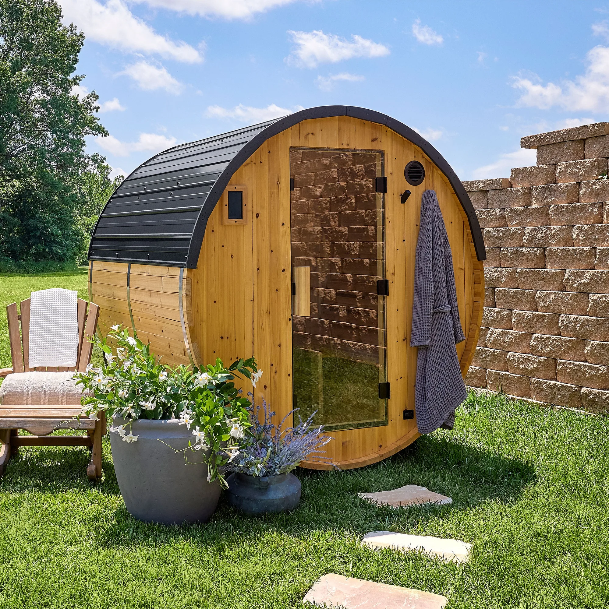 Sauna a botte esterna vs sauna cubica: dimensioni e montaggio