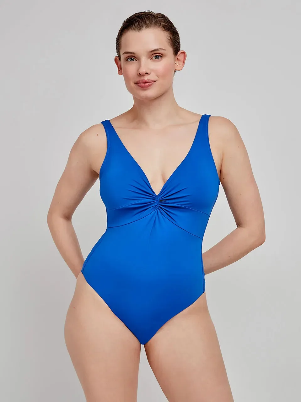 Costume modellante taglie forti, senza ferretto, con foam e nodo al décolleté