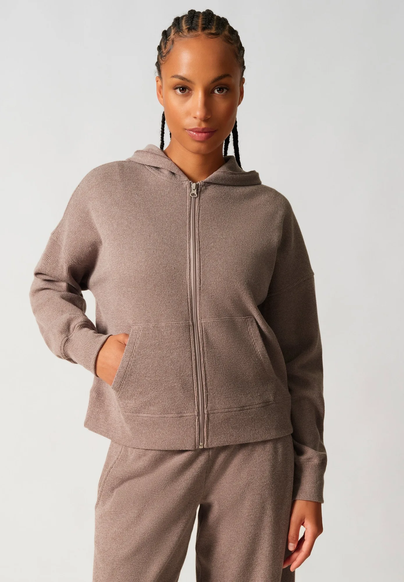 Porque é que o meu cardigan estica? Soluções e prevenção