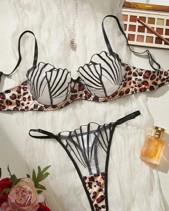 The Virgin Myth Spitzen-BH-Set: Passform & Styling-Tipps