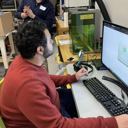 [Taller] Corte y grabado láser: Alegría navideña
