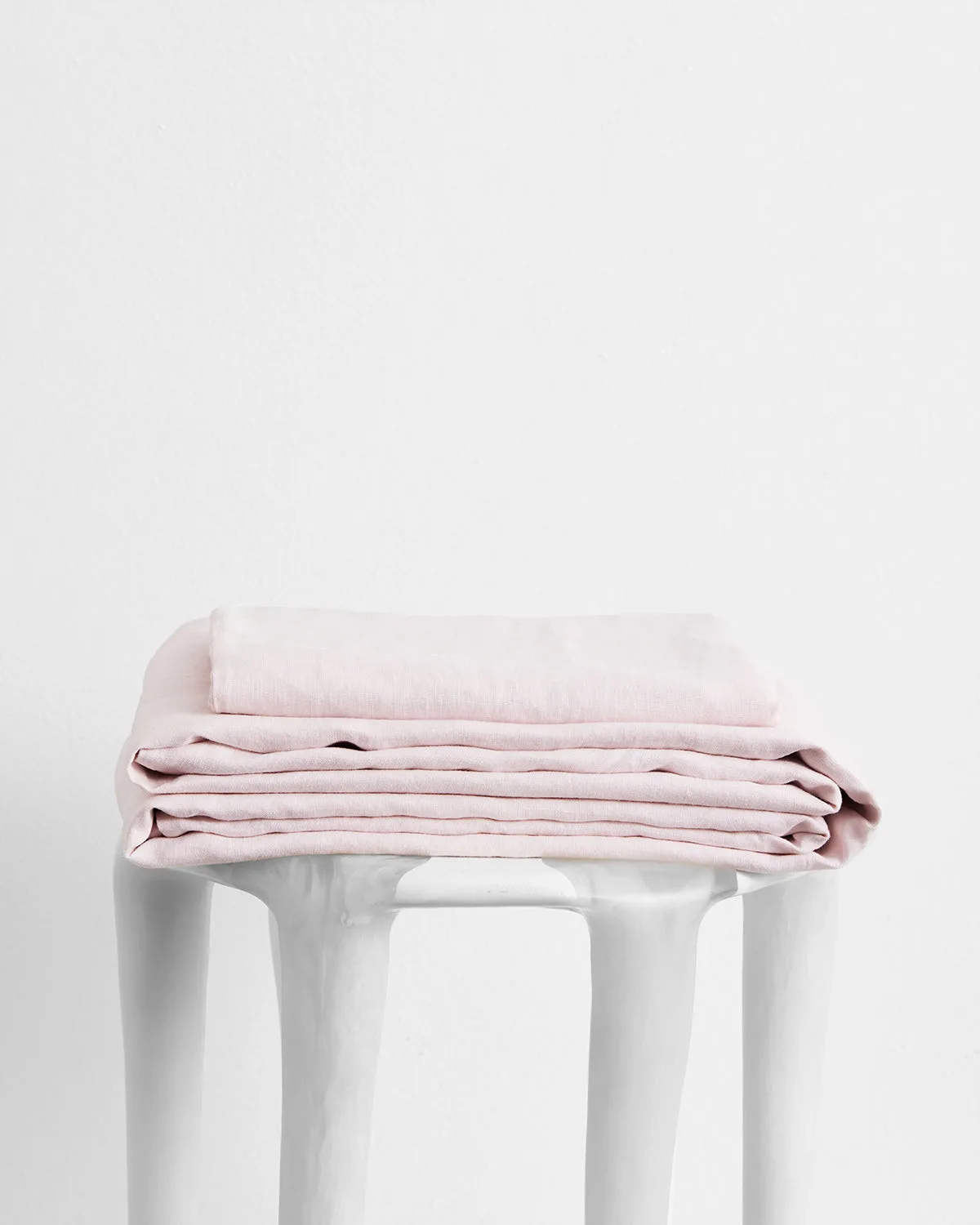 Linen vs. Bamboo Bedding: Which Is More Sustainable? A Honest Comparison for Eco-Conscious Sleepers