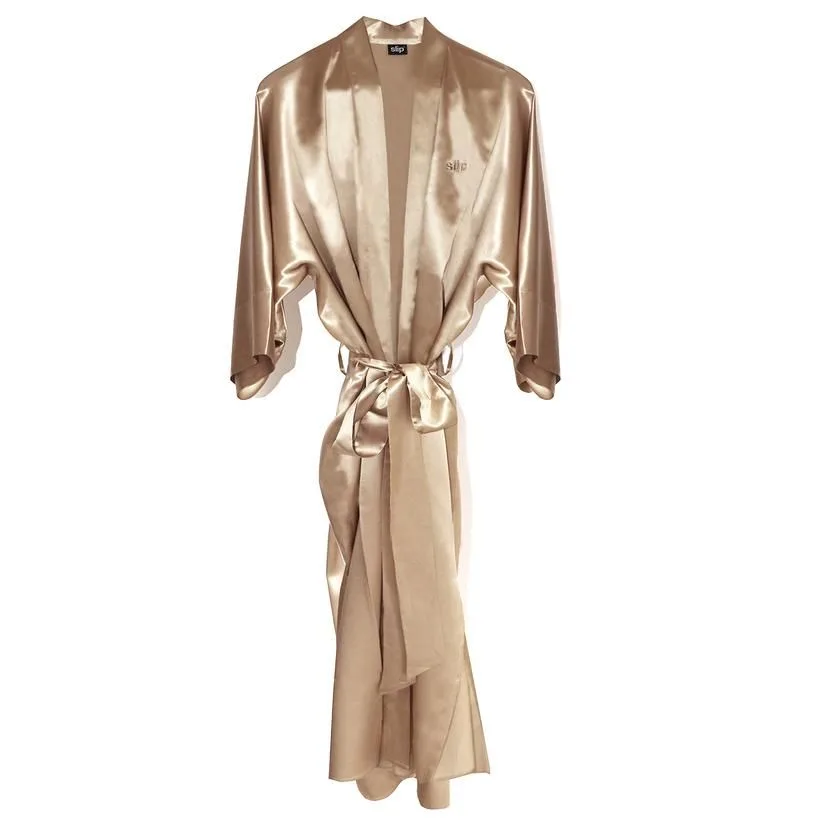 How to Style Silk Loungewear for a Night Out: Transitioning from Comfort to Chic