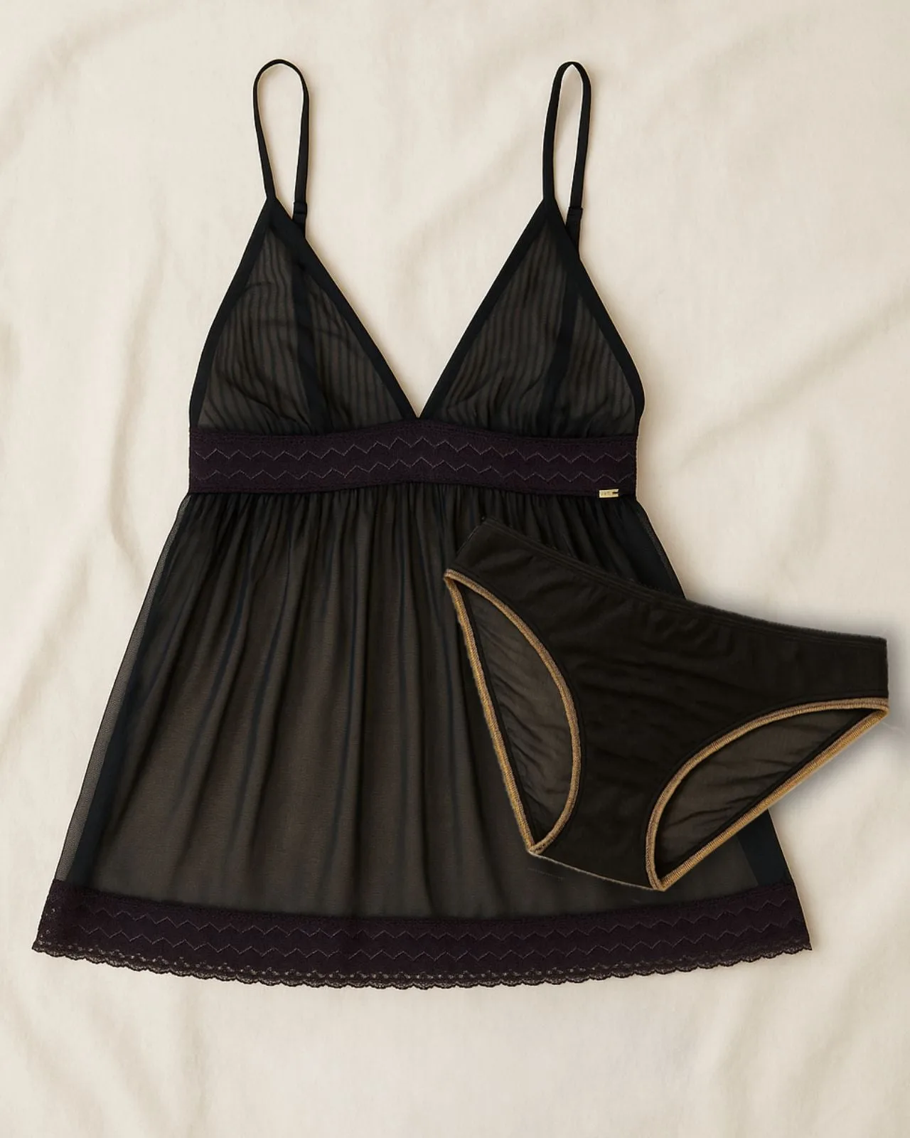 Narmda Babydoll-Set mit Slip im Vergleich zu anderen Dessous-Sets