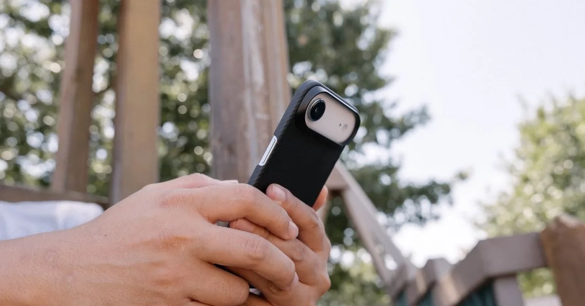 iPhone 15 Plus Case Review: Aramid Fiber Slim Design
