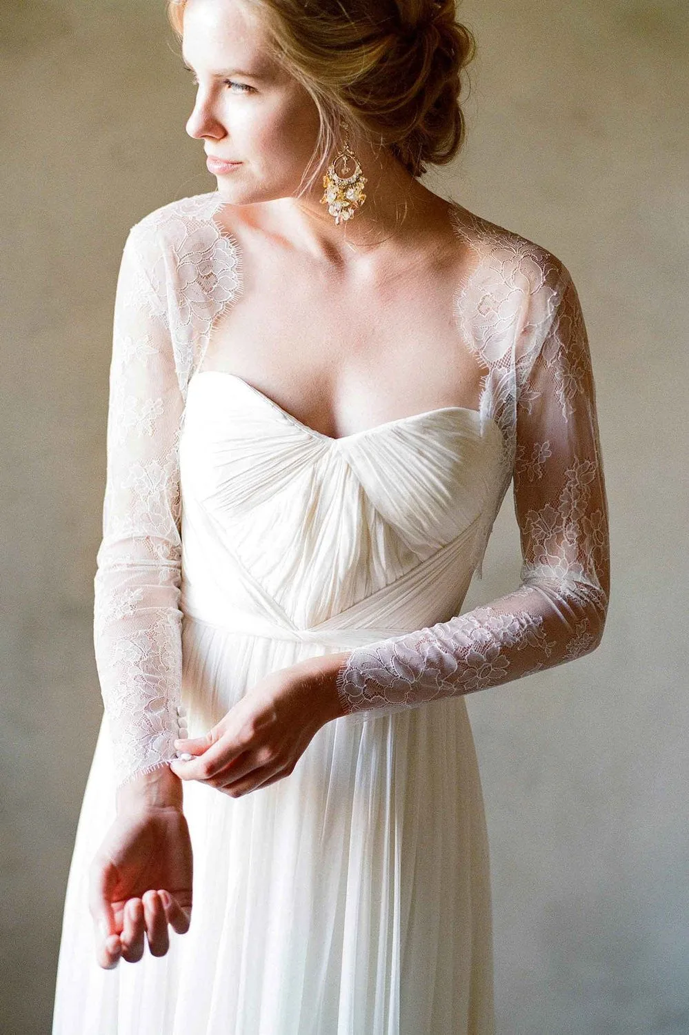 Bolero transparente de renda francesa Jacqueline em marfim