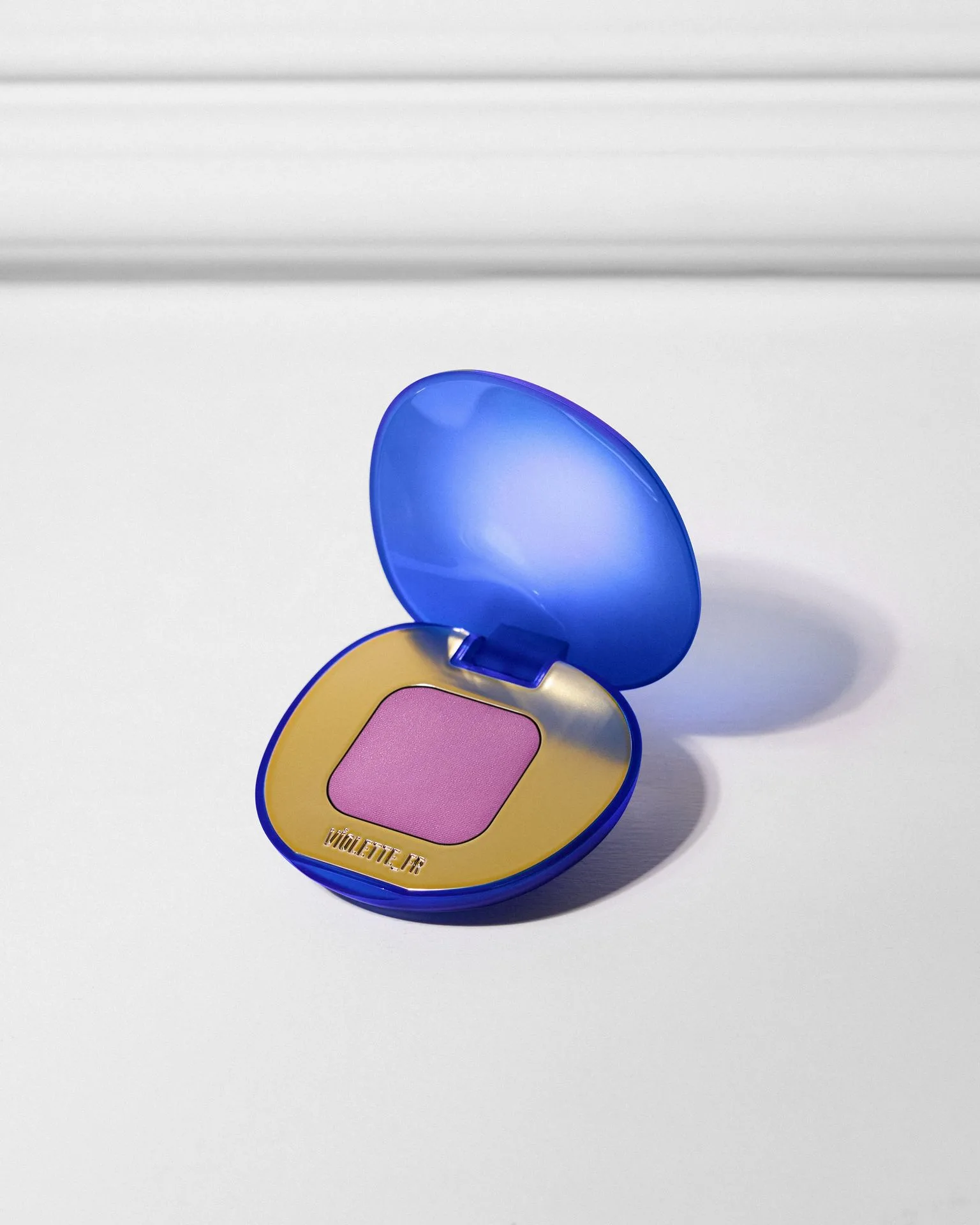 Sådan lægger du Yeux Paint og Plume Eyeshadow i lag for maksimal dimension
