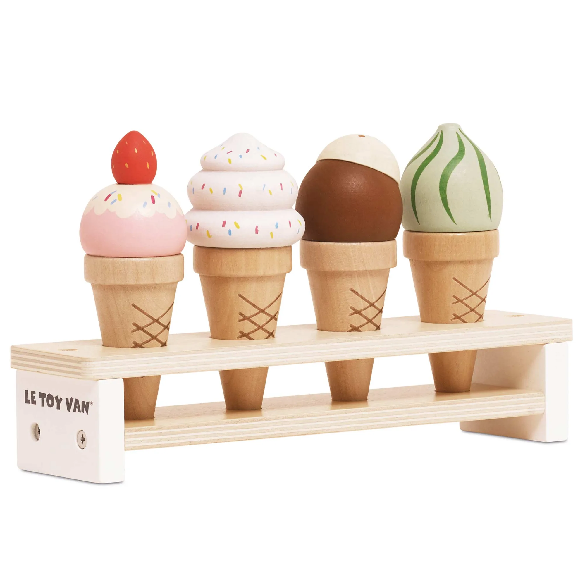 Set de helados de madera vs. máquina de helados: ¿qué juguete primero?