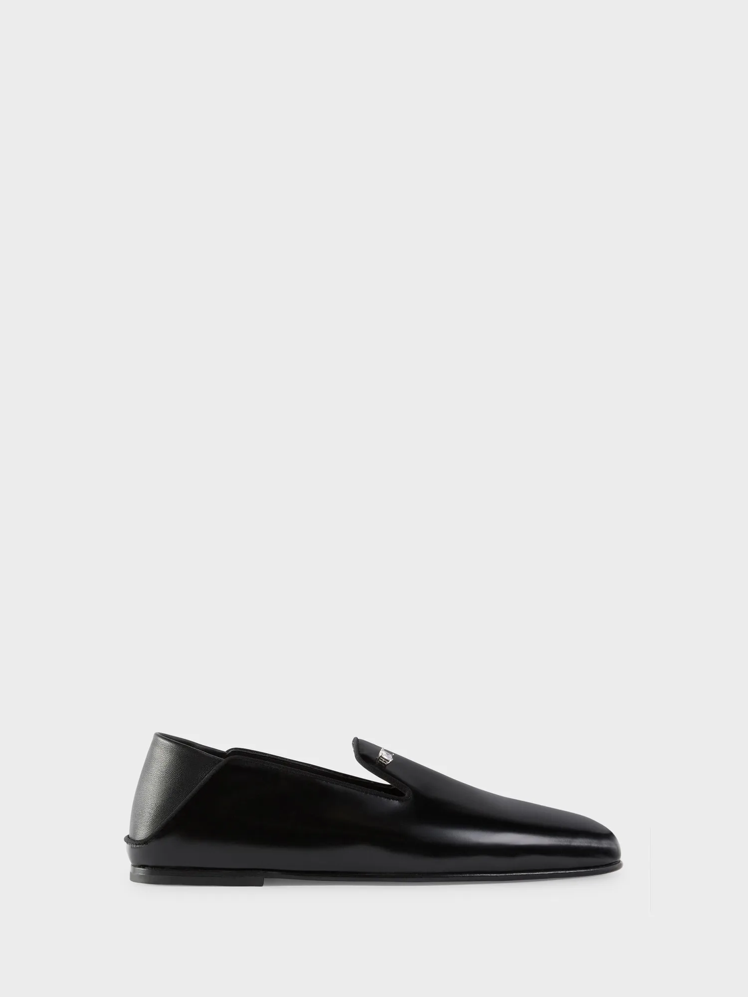 Cura LINUS LOAFER: Pulizia e protezione per vernice e velluto