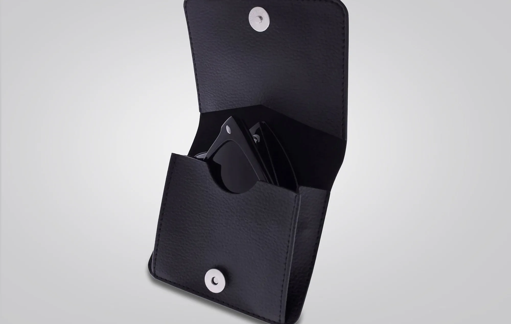 ¿Cordón o estuche para gafas? ¿Cuál es mejor?