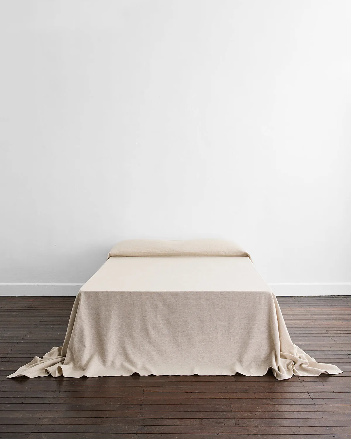 Linen vs. Flannel: Which Bedding Keeps You Warmer in Winter?