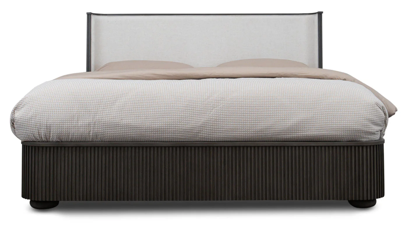 Cama Finnely