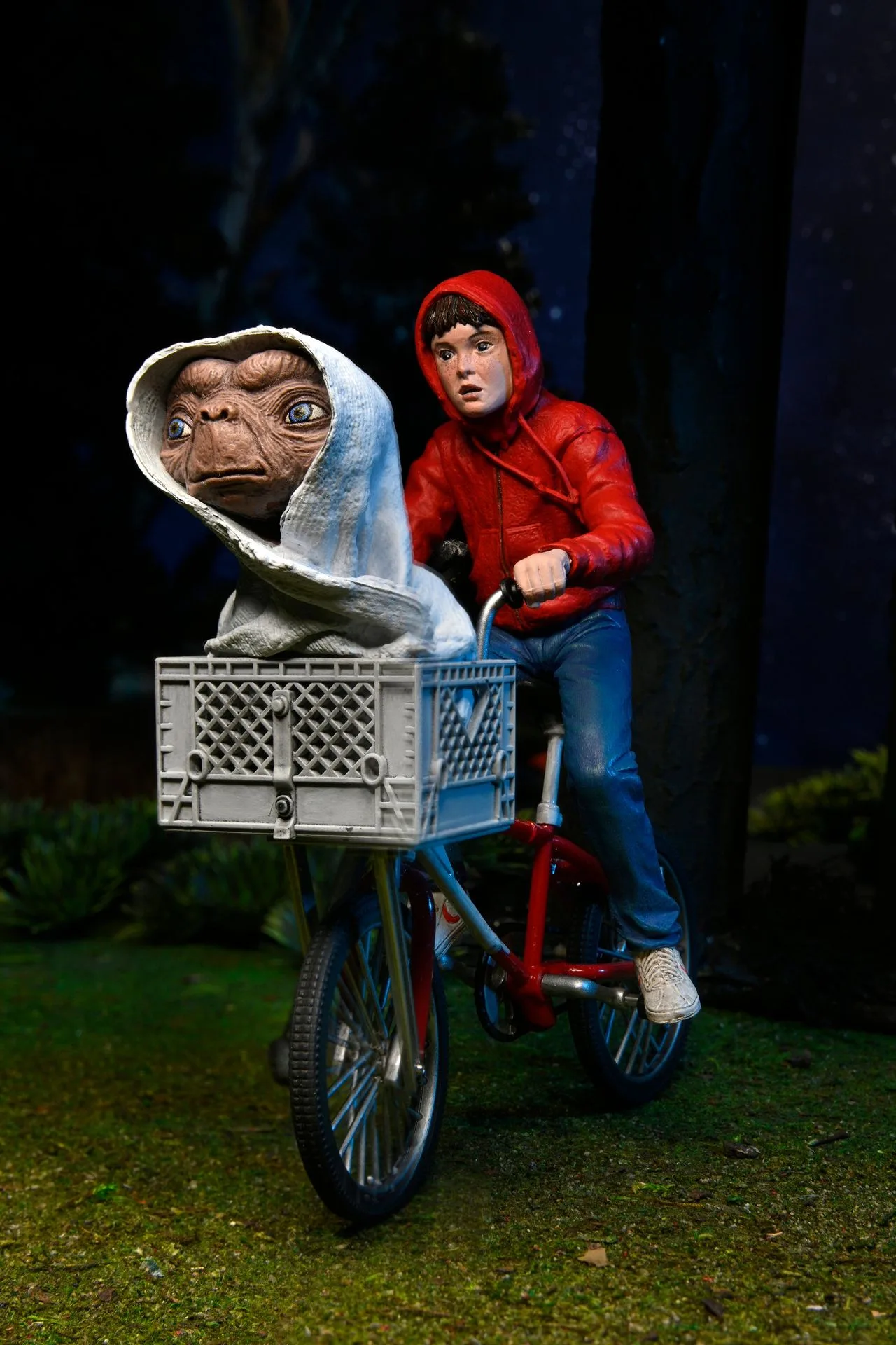 E.T. 40 års jubilæum: Figur vs replika – hvad skal du vælge?
