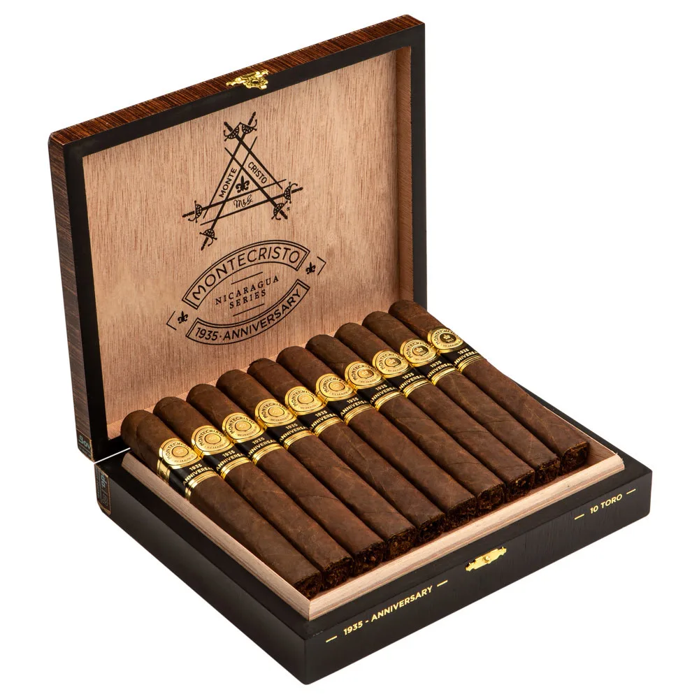 Montecristo 1935 Anniversary Nicaragua vs Classic
