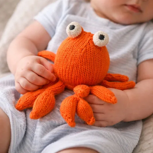 Wooden Baby Toys vs. Organic Fabric Toys: Developmental Benefits Compared