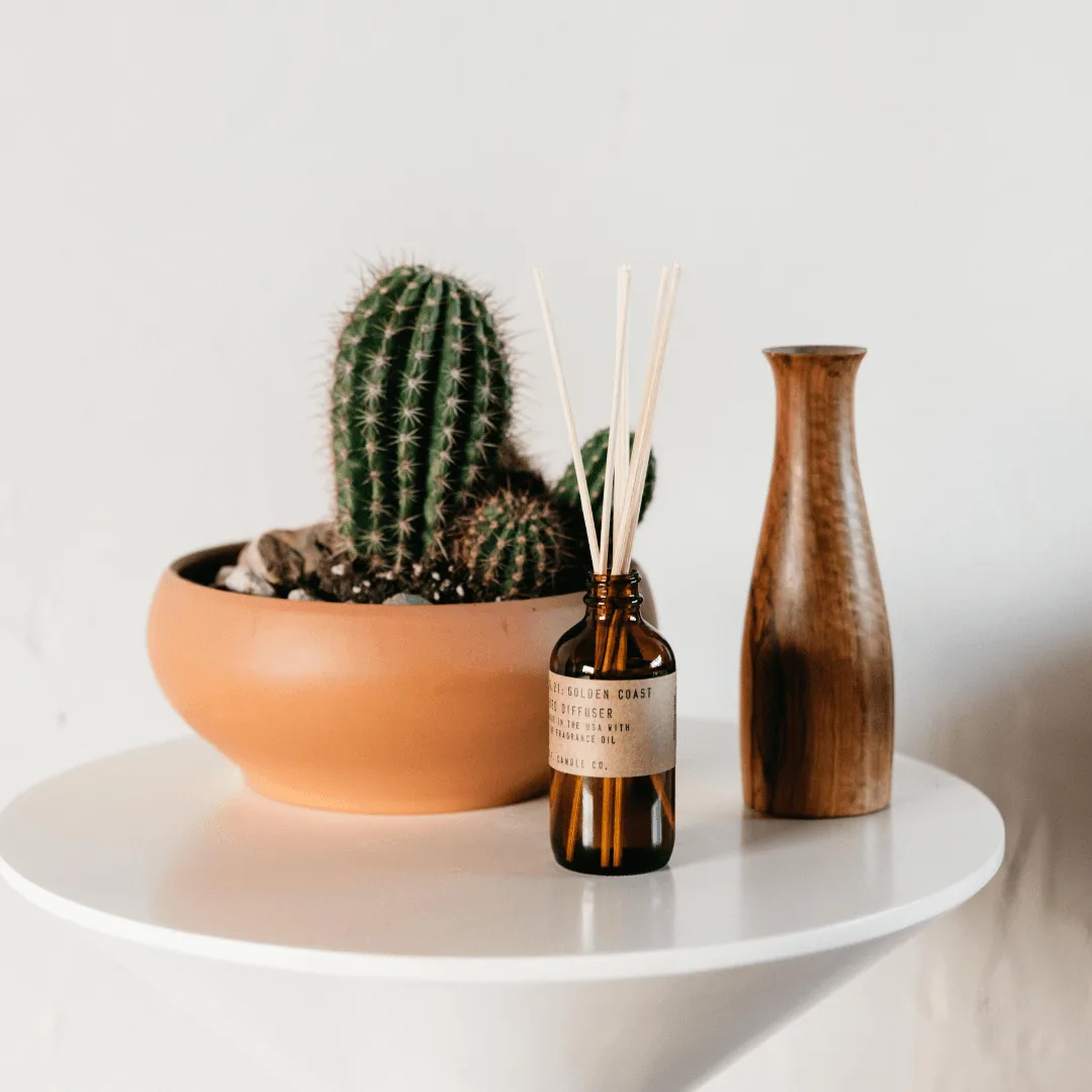 Reed Diffuser vs Candle: Which Scents Your Space Better