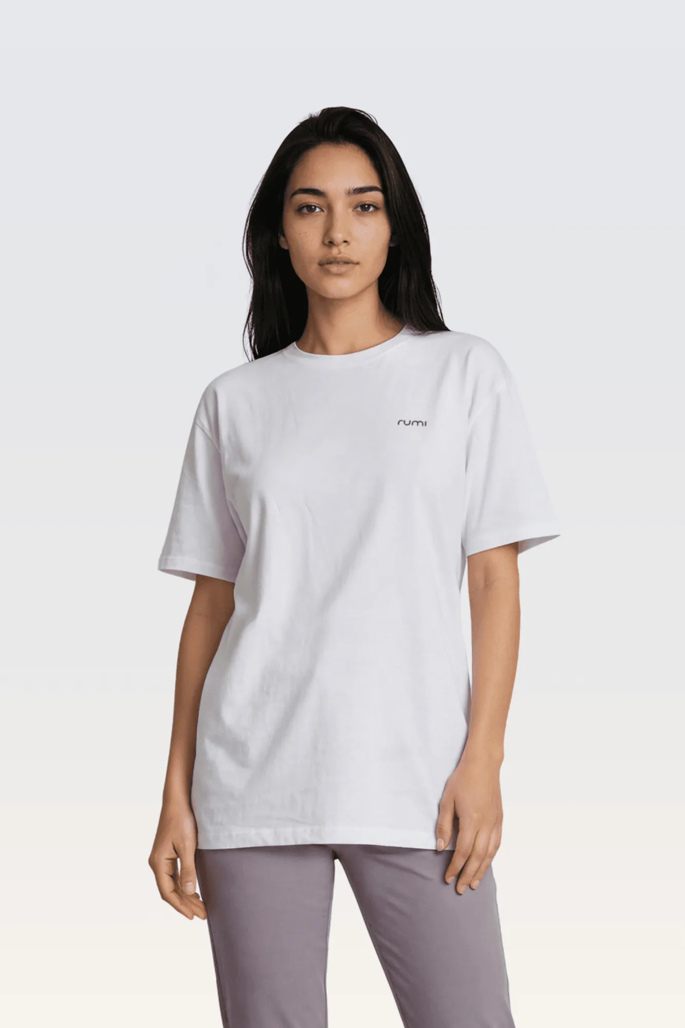 Como combinar tops de ioga oversized em diferentes práticas