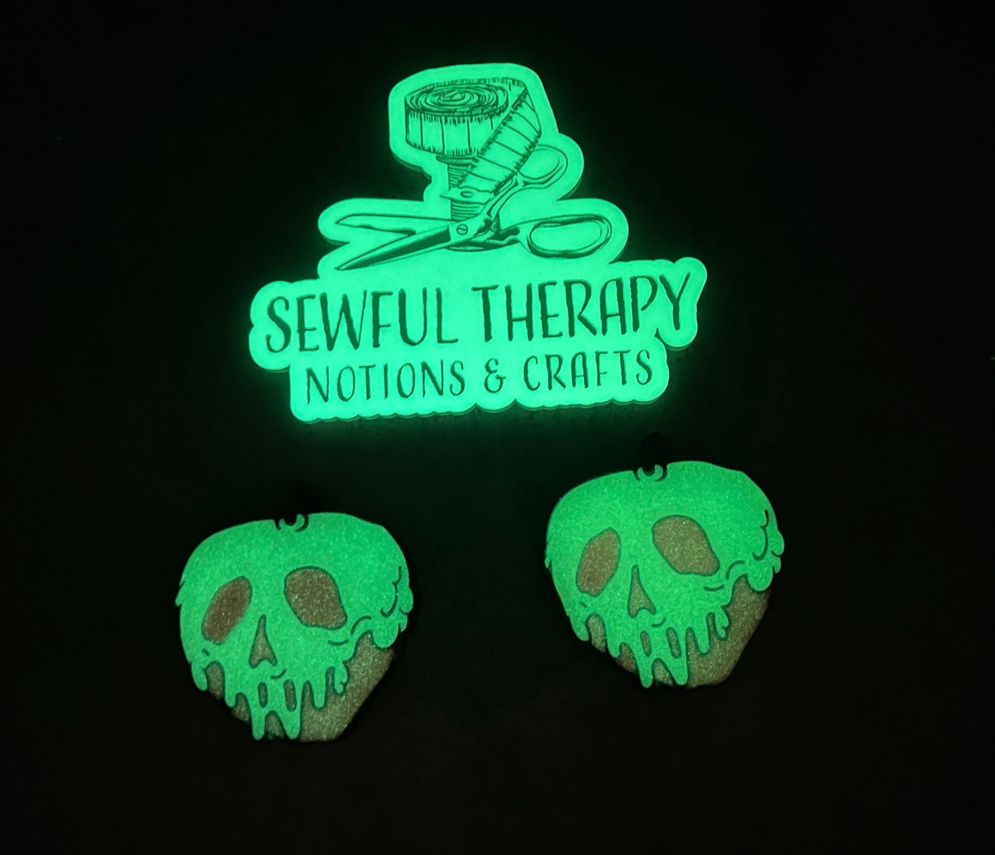 Glow Up Poison Apple Snap Magnet: Bag Closure Guide