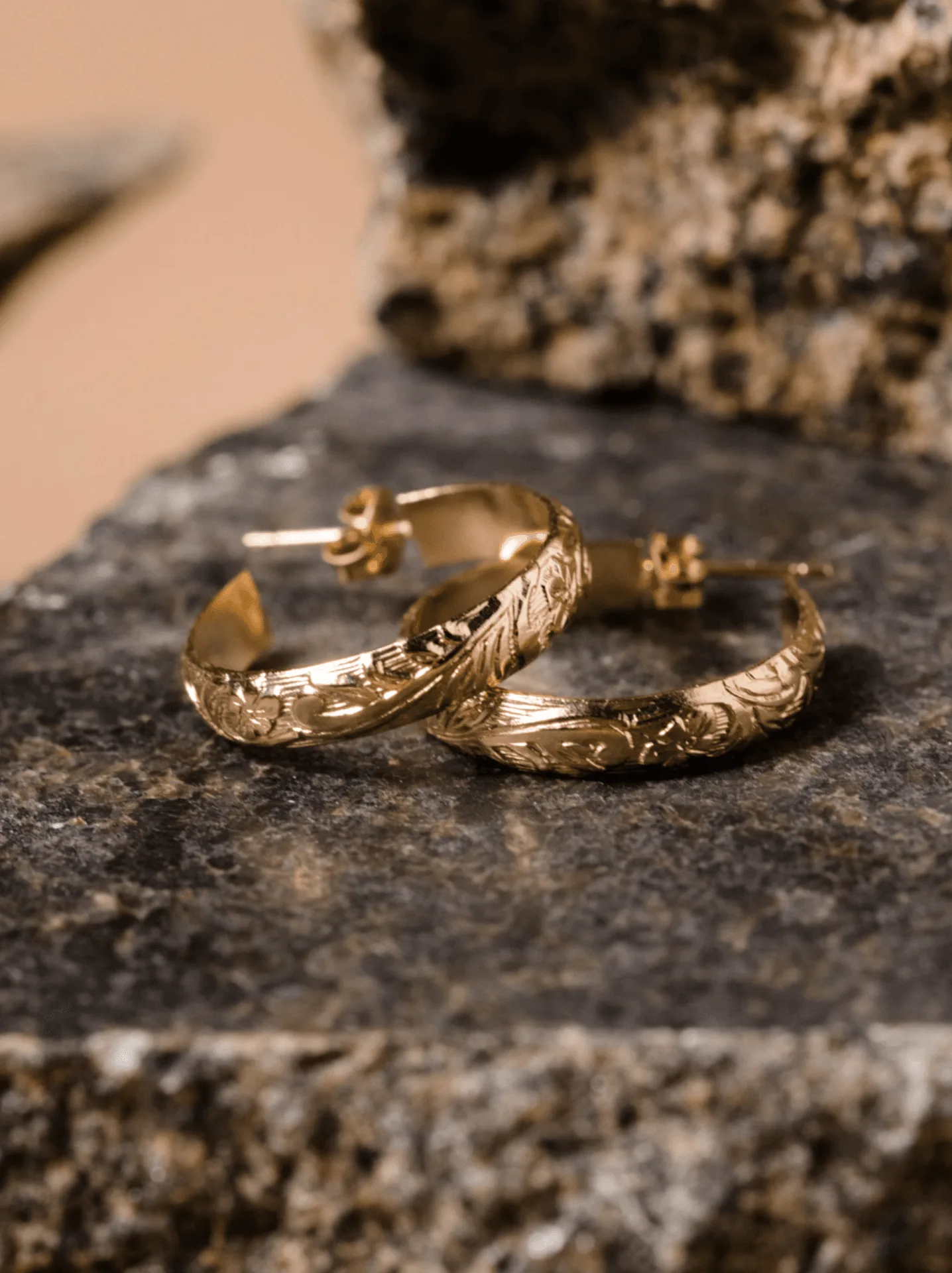 How to Choose the Perfect Hoop Earrings for Your Face Shape and Style