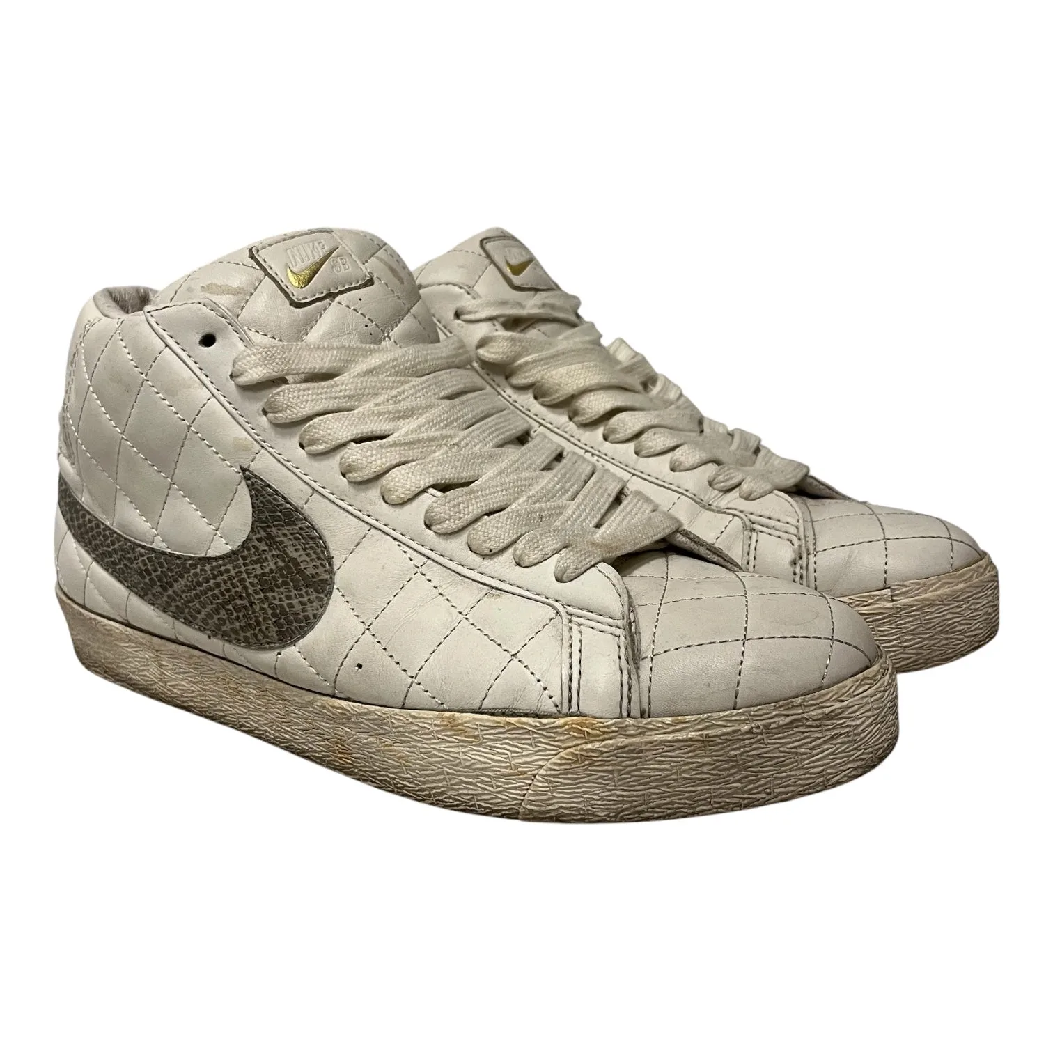 أحذية Nike Supreme المبطنة: هل مقاسها صحيح؟