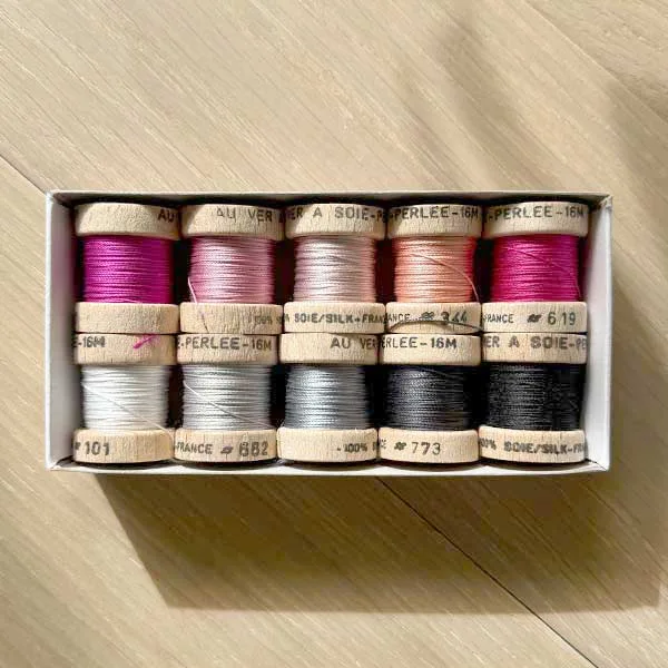 アイスローズvsベルベットダスク PERLEE SILK比較