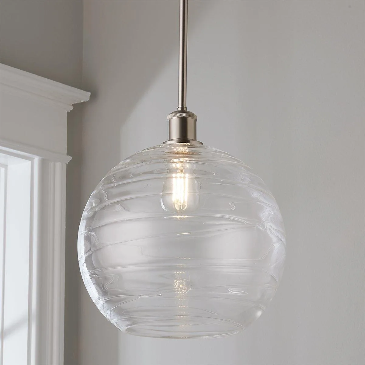 How to Choose Lighting for a Bedroom: Layering for Relaxation