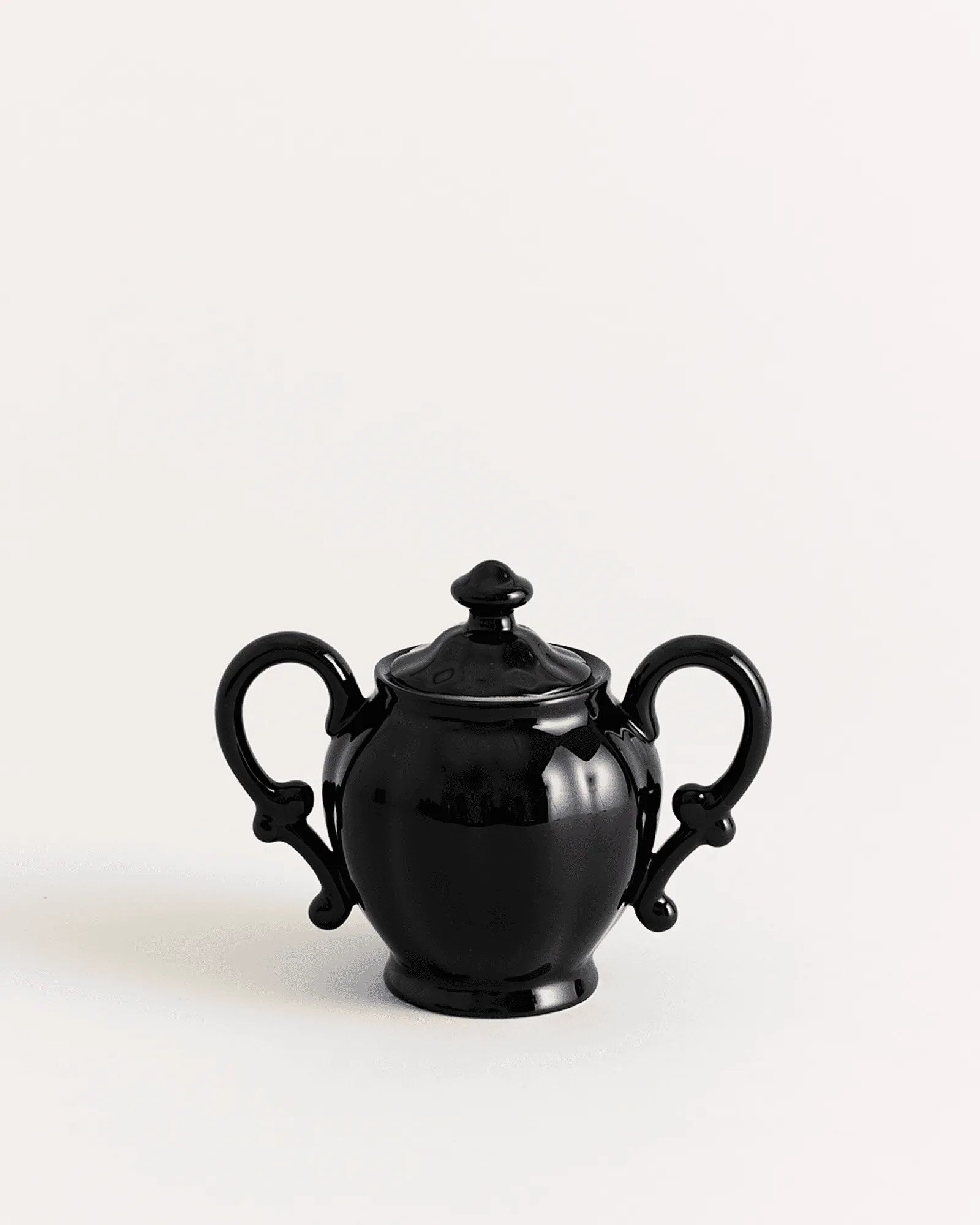 How to Use the Ancora Sugar Bowl Black for Tea Service