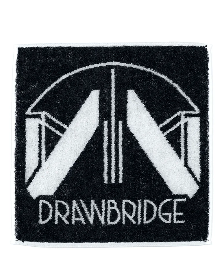 منشفة DRAWBRIDGE اليدوية: الخامة، العناية، والاستخدامات