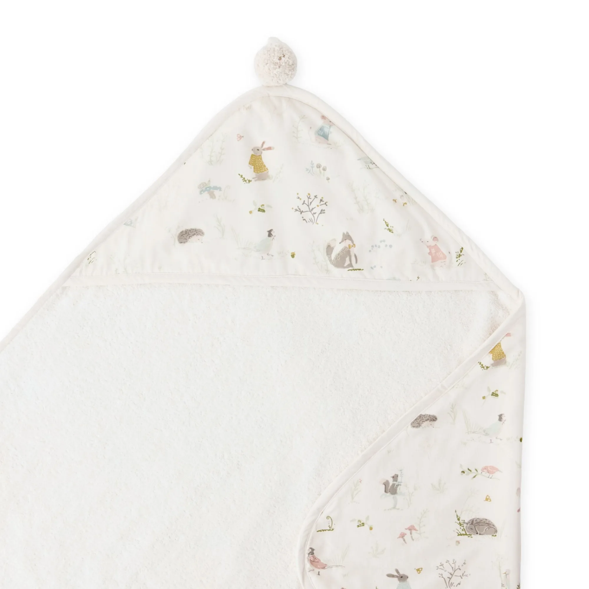 Toallas con capucha vs. ponchos para el baño del bebé