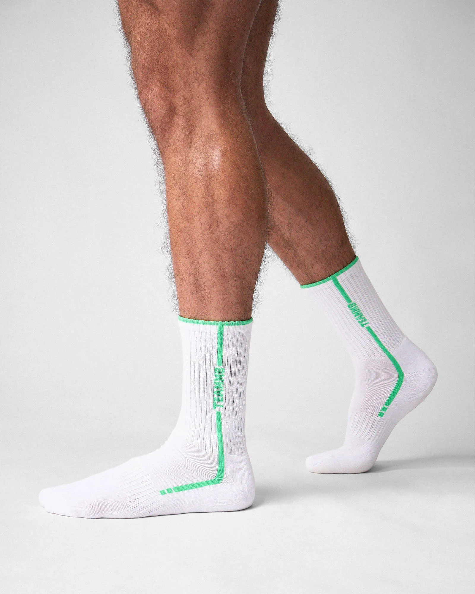 Optic Crew Socks: Styling with Casual and Sporty Outfits