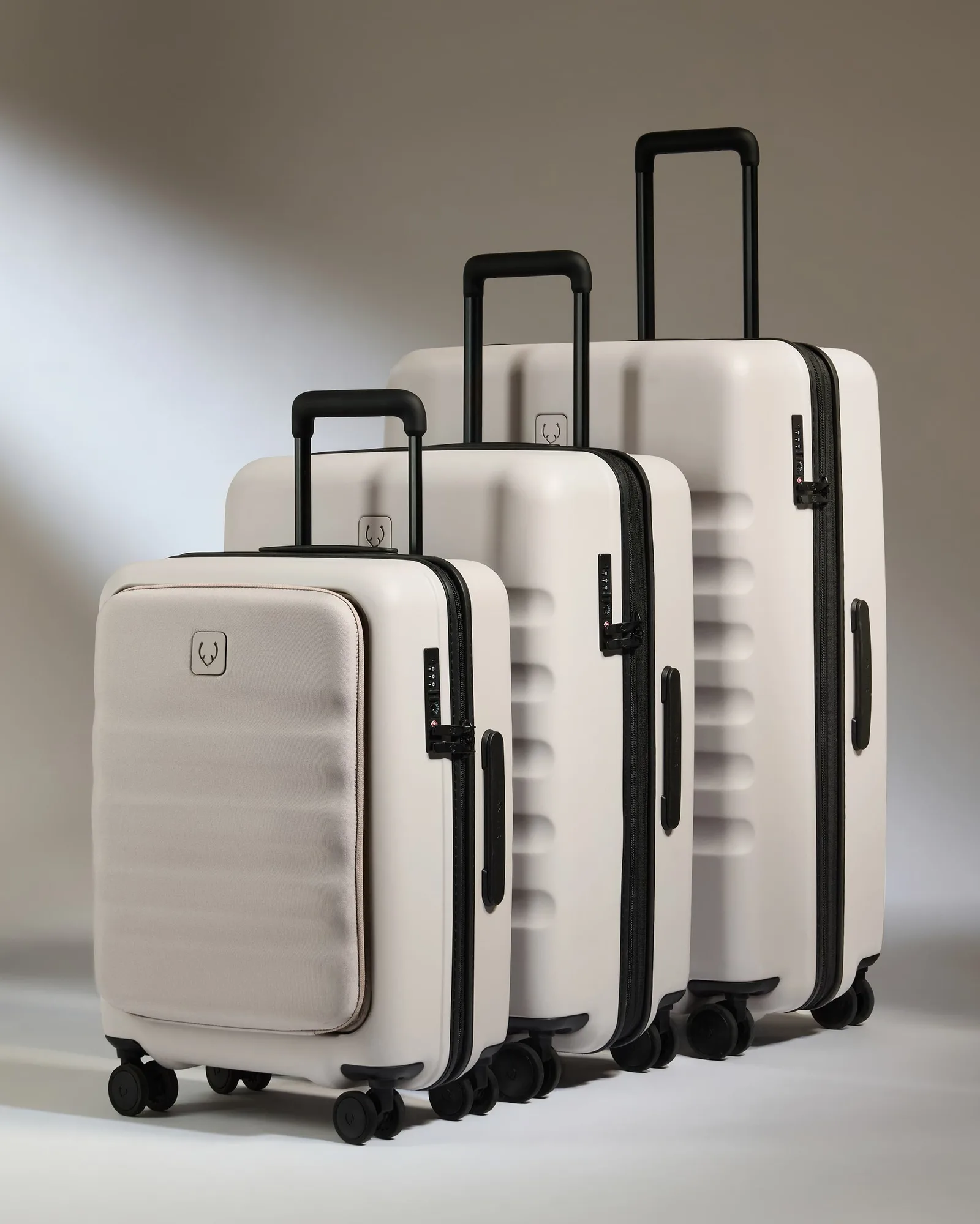 How to Choose a Carry-on with Pocket Luggage Set