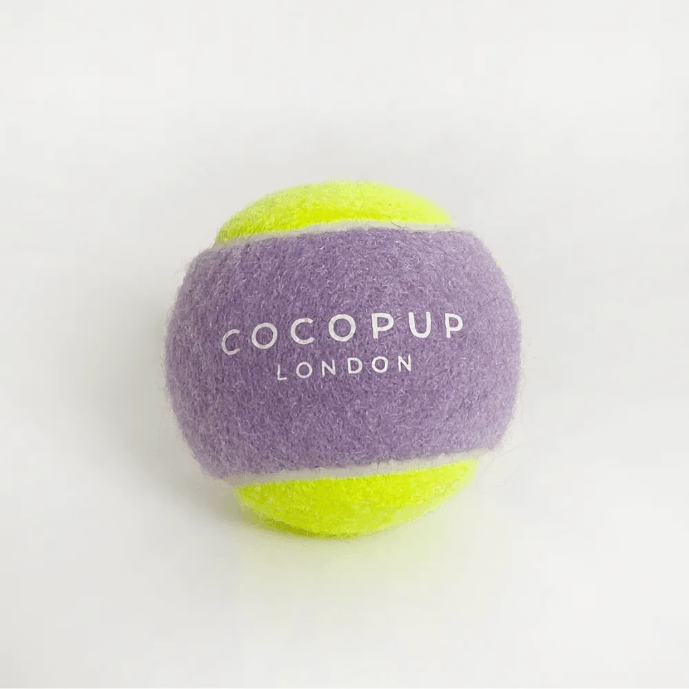 ¿Importa el color de las pelotas de tenis para los perros?