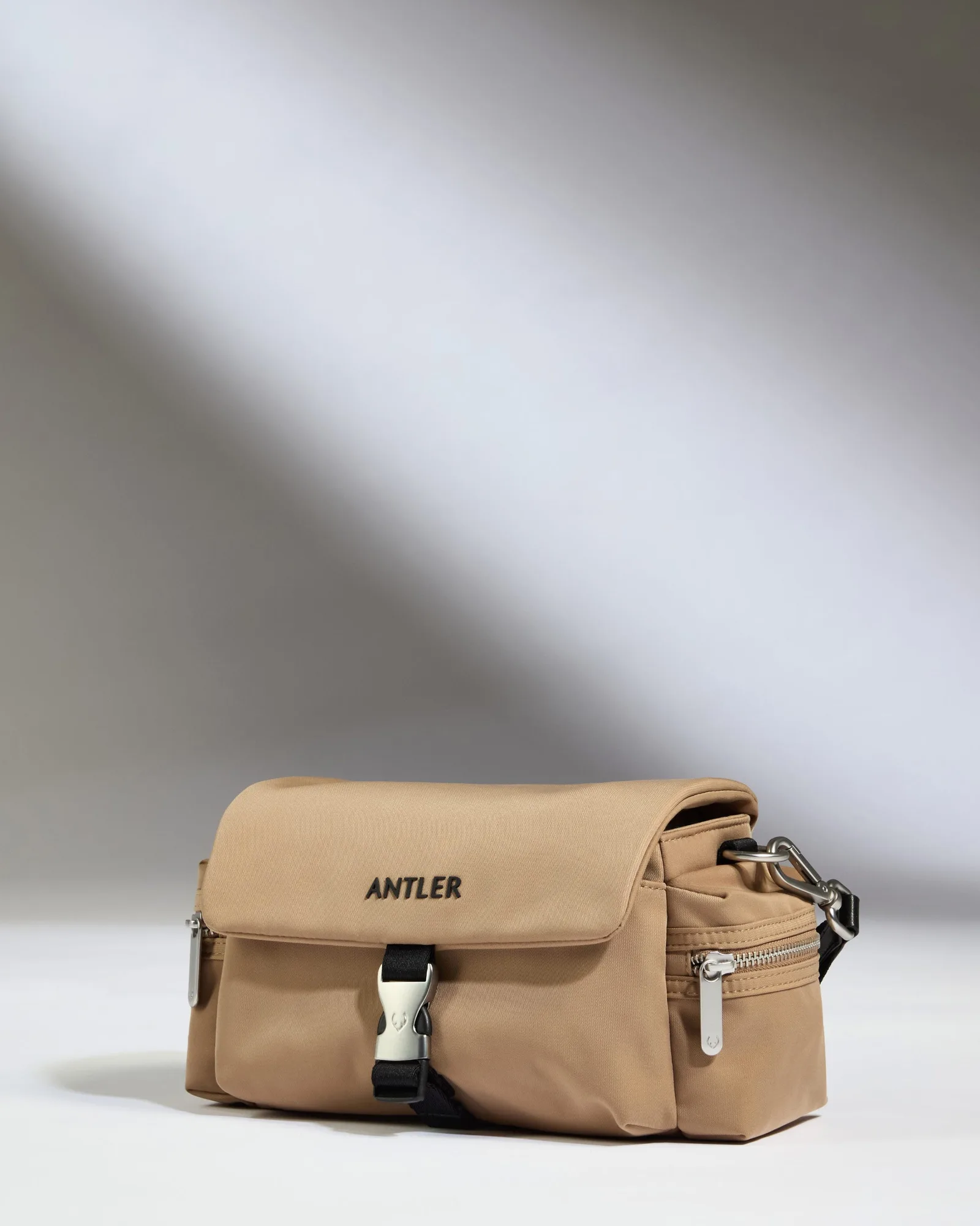Icon Mini Messenger in Sand