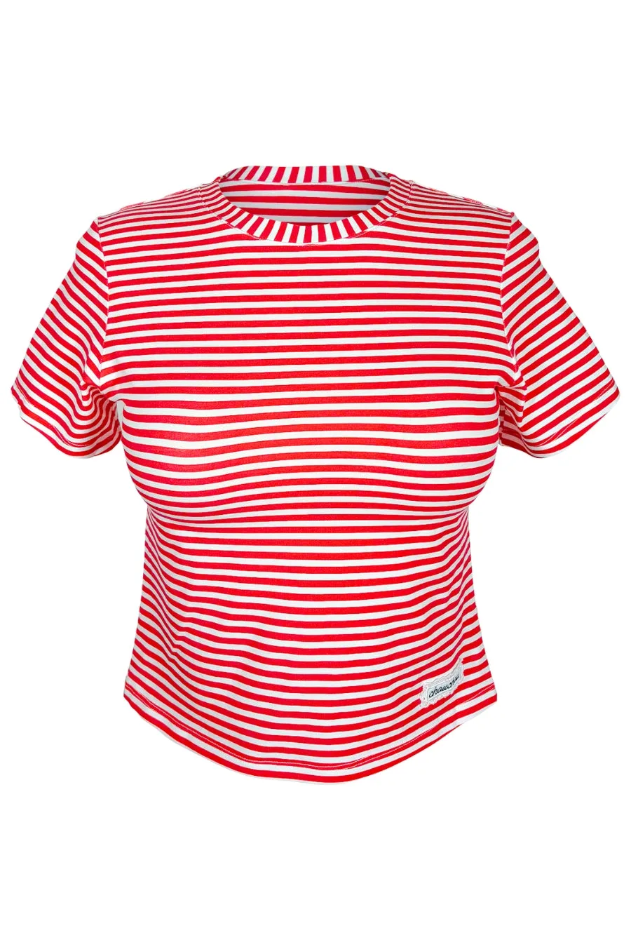 Come abbinare una baby tee per una serata fuori