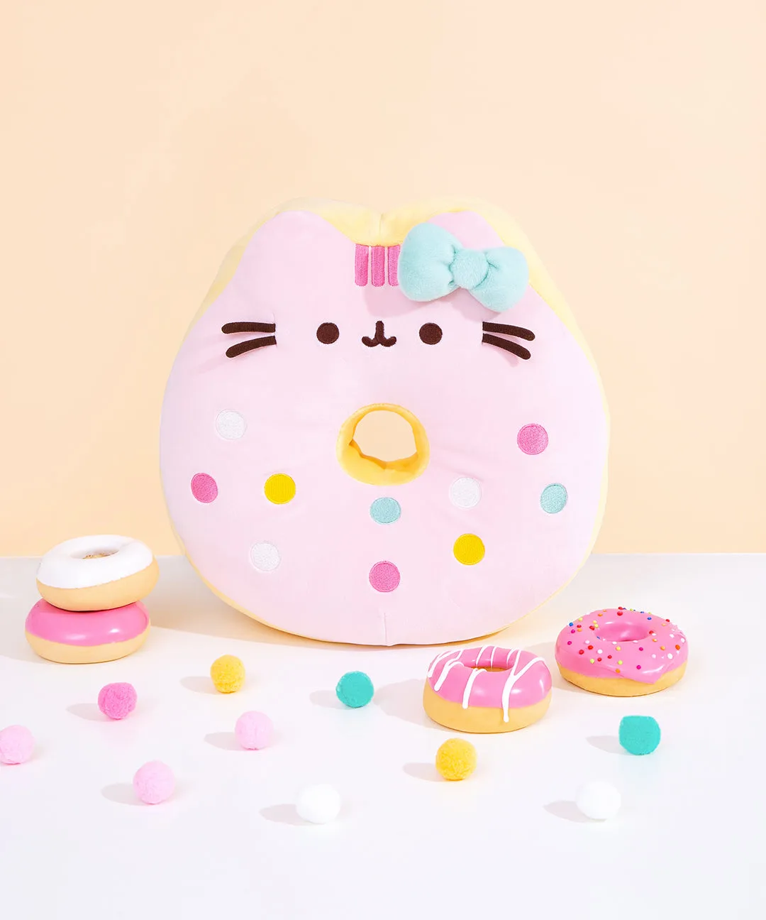 ハローキティ×プシーンドーナツぬいぐるみ:サイズとデザイン比較