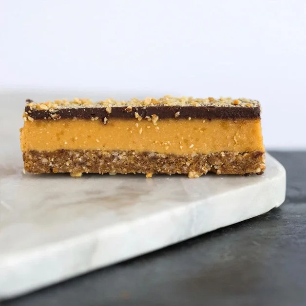 Barre au beurre de cacahuète vs Coconut Cool Medjool : Guide du snack