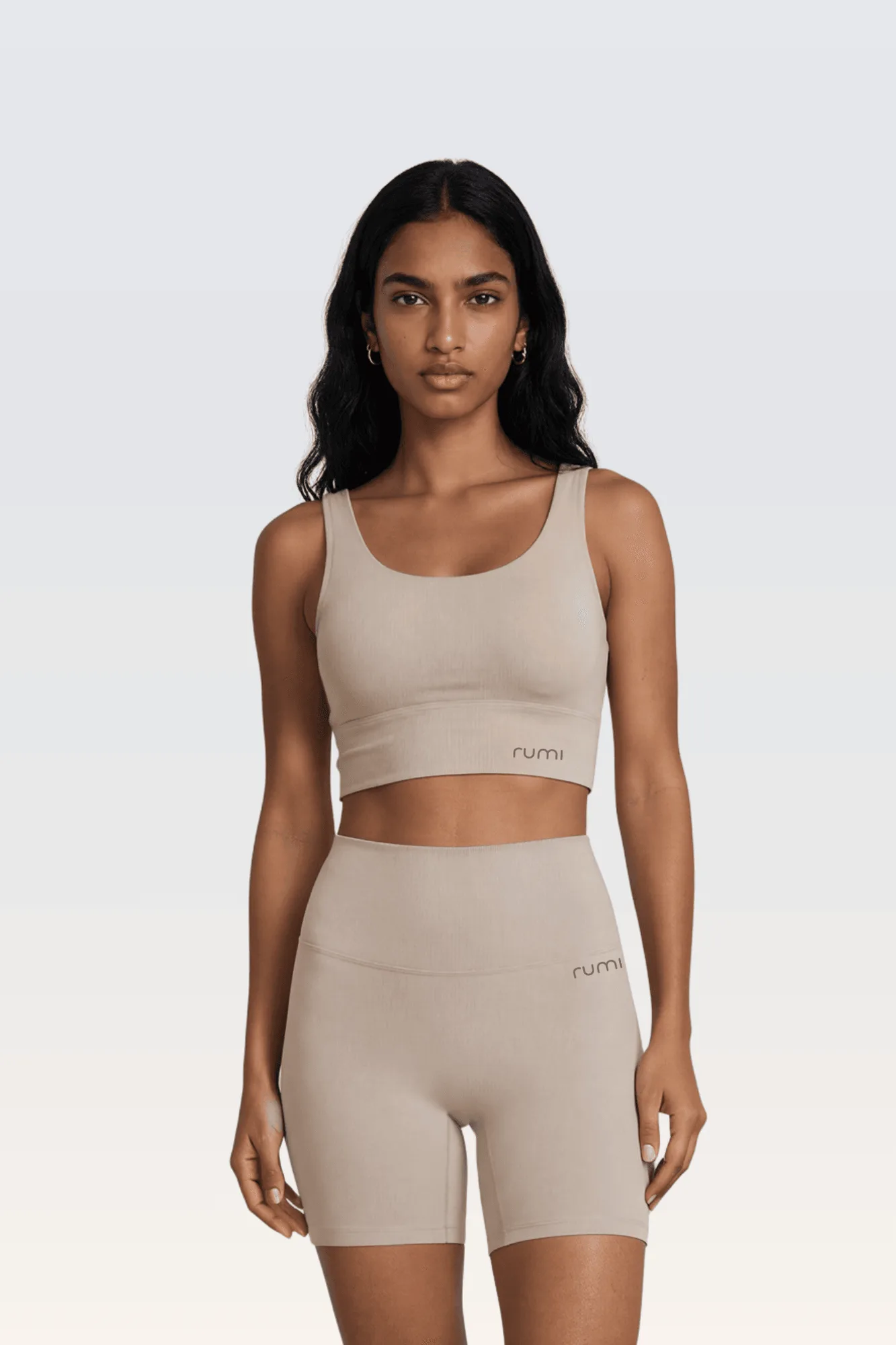 Crop top con laccetti o reggiseno sportivo per yoga