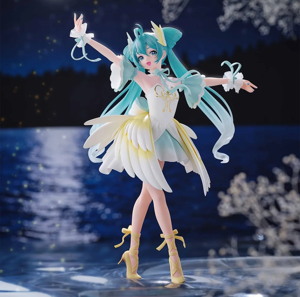 Hatsune Miku (Classical Tuning Swan Lake)