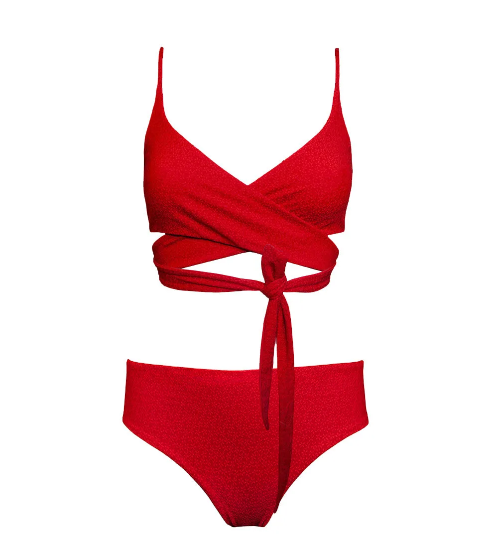 Geranium / Lin + Core: Finding Your Perfect Bikini Fit