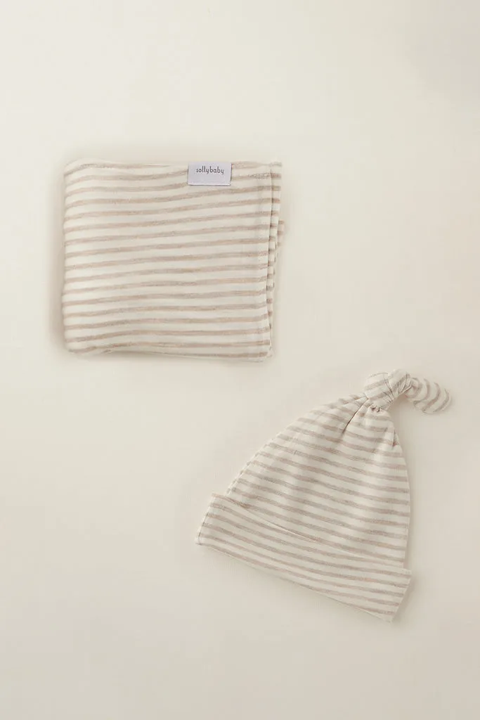 วิธีจัดเซ็ตผ้าห่อตัวและหมวก Driftwood Stripe