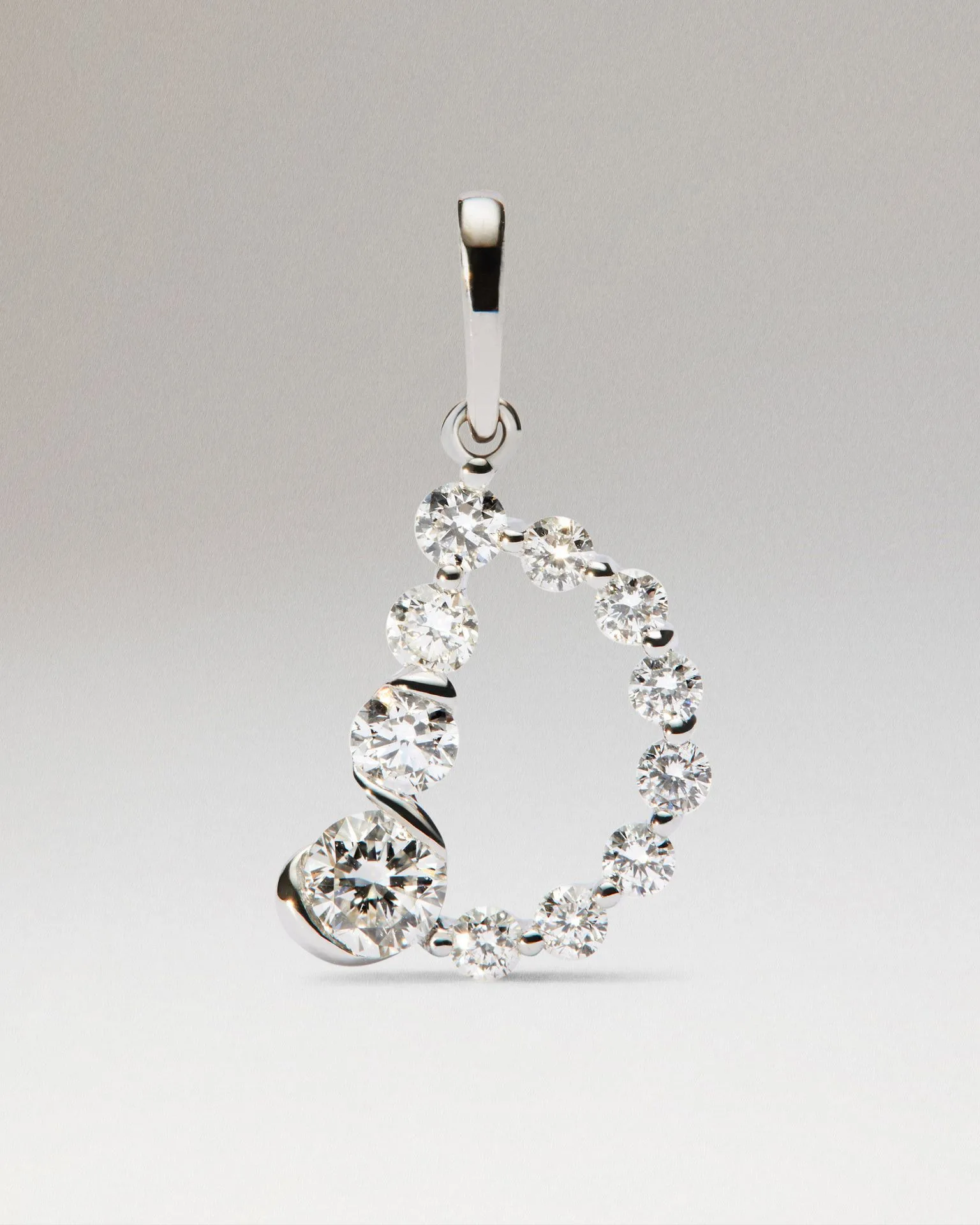 Diamond Earrings Buying Guide: How to Choose the Perfect Pair